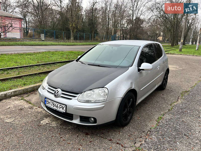 Хэтчбек Volkswagen Golf 2006 в Одессе