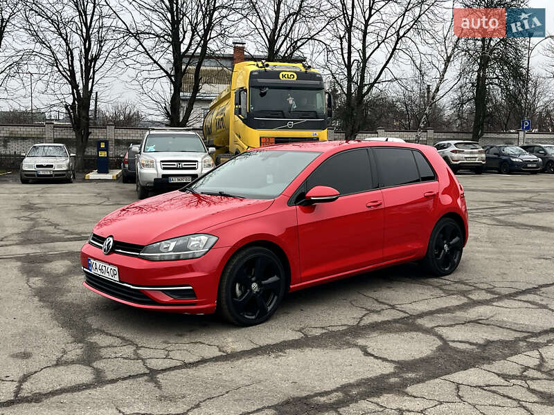 Хэтчбек Volkswagen Golf 2017 в Василькове
