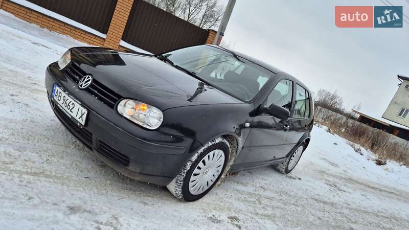 Хэтчбек Volkswagen Golf 2003 в Виннице