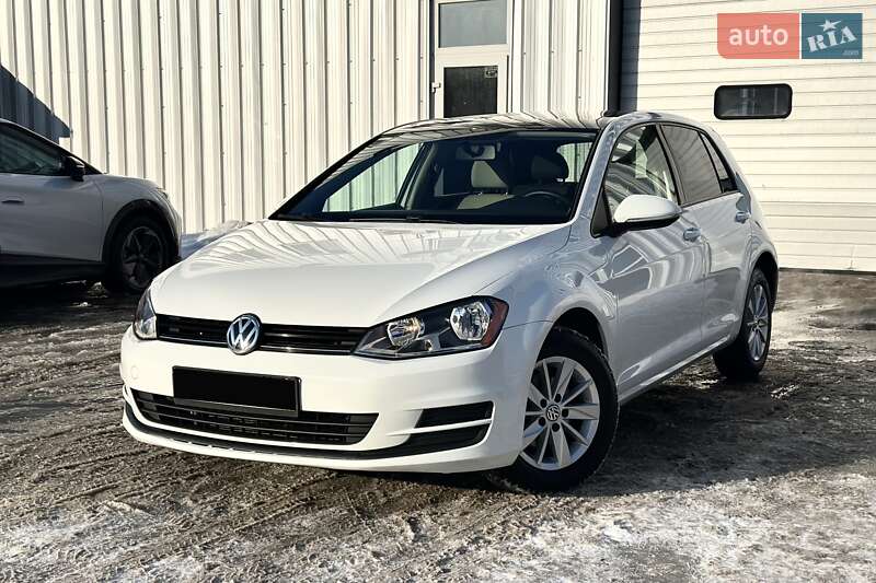 Хэтчбек Volkswagen Golf 2016 в Киеве