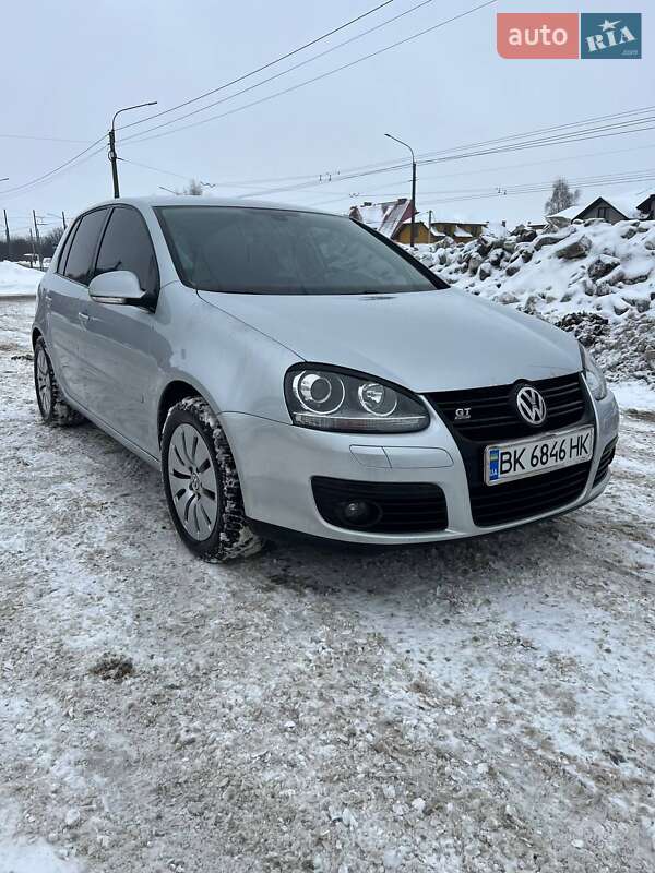 Хэтчбек Volkswagen Golf 2008 в Луцке