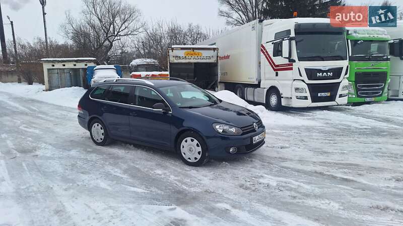 Универсал Volkswagen Golf 2012 в Калуше