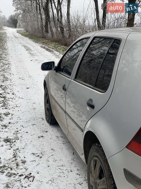 Хэтчбек Volkswagen Golf 2000 в Тернополе