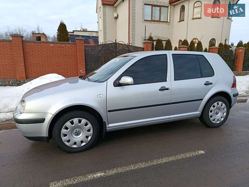 Хэтчбек Volkswagen Golf 2002 в Балте Хэтчбек Volkswagen Golf 2002 в Балте