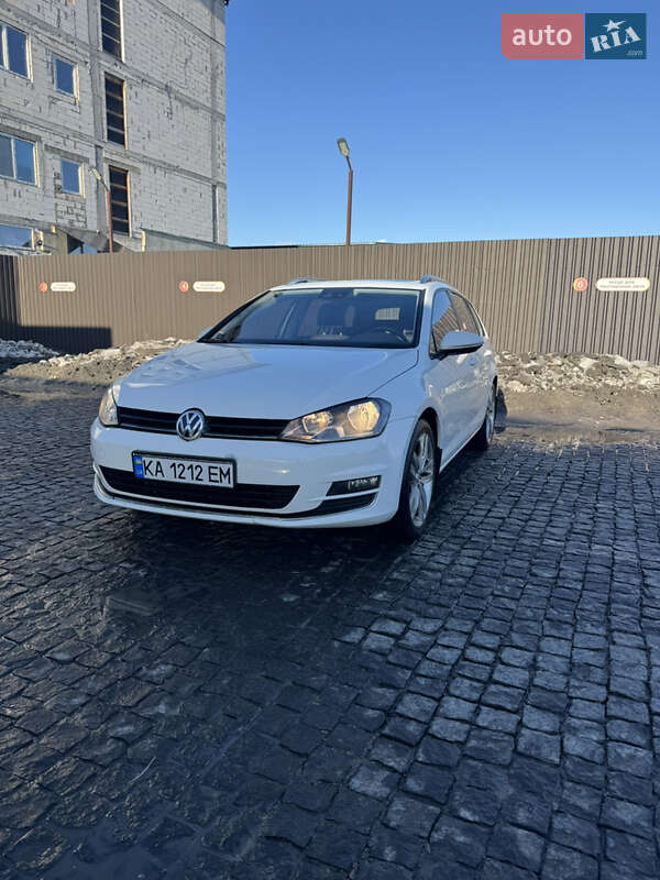 Универсал Volkswagen Golf 2015 в Киеве