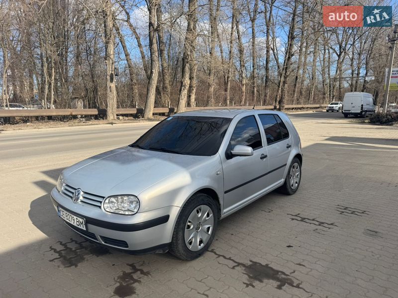 Хэтчбек Volkswagen Golf 2000 в Черновцах