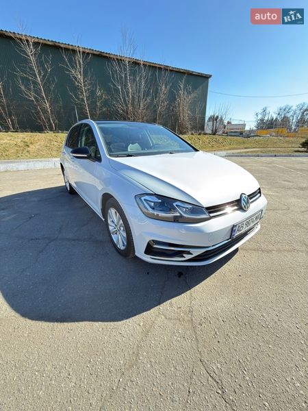 Хетчбек Volkswagen Golf 2020 в Вінниці