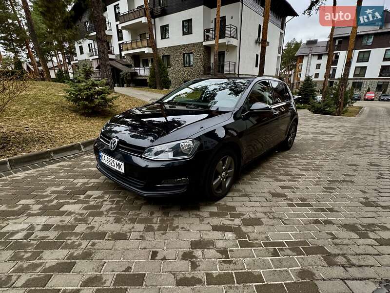 Хэтчбек Volkswagen Golf 2016 в Броварах