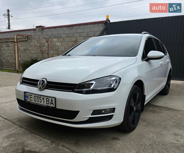 Універсал Volkswagen Golf 2015 в Дніпрі
