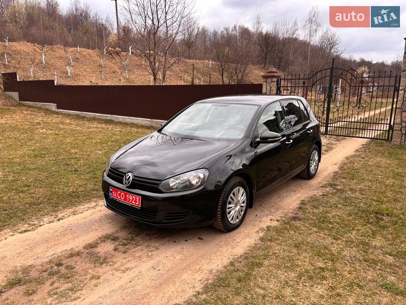 Хэтчбек Volkswagen Golf 2009 в Надворной
