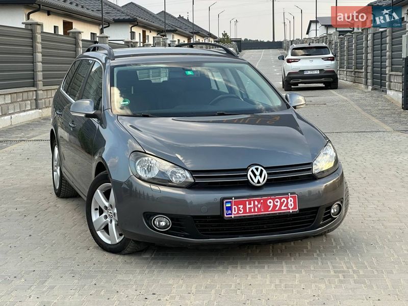 Универсал Volkswagen Golf 2010 в Вараше