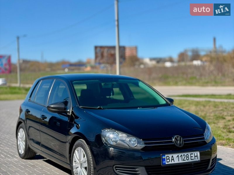Хэтчбек Volkswagen Golf 2012 в Кропивницком