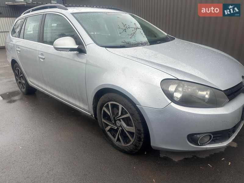 Универсал Volkswagen Golf 2012 в Киеве