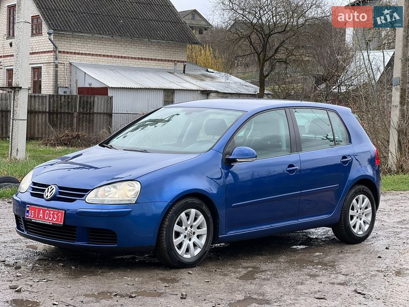 Хэтчбек Volkswagen Golf 2005 в Тернополе
