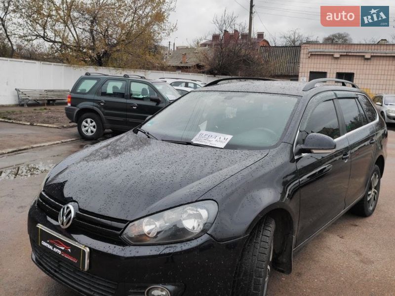 Универсал Volkswagen Golf 2011 в Чернигове