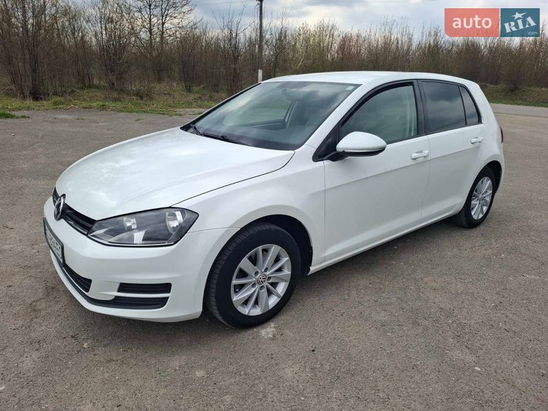 Хетчбек Volkswagen Golf 2016 в Волочиську