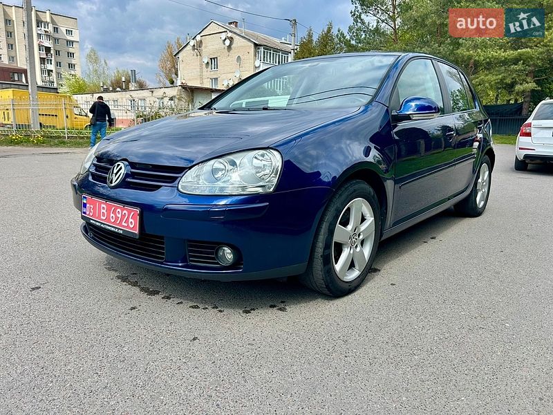 Хэтчбек Volkswagen Golf 2008 в Луцке