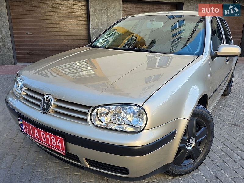 Хетчбек Volkswagen Golf 2003 в Тернополі