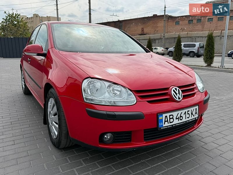 Хэтчбек Volkswagen Golf 2005 в Виннице