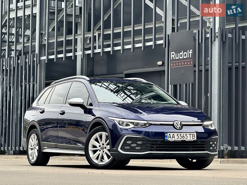 Универсал Volkswagen Golf 2021 в Киеве