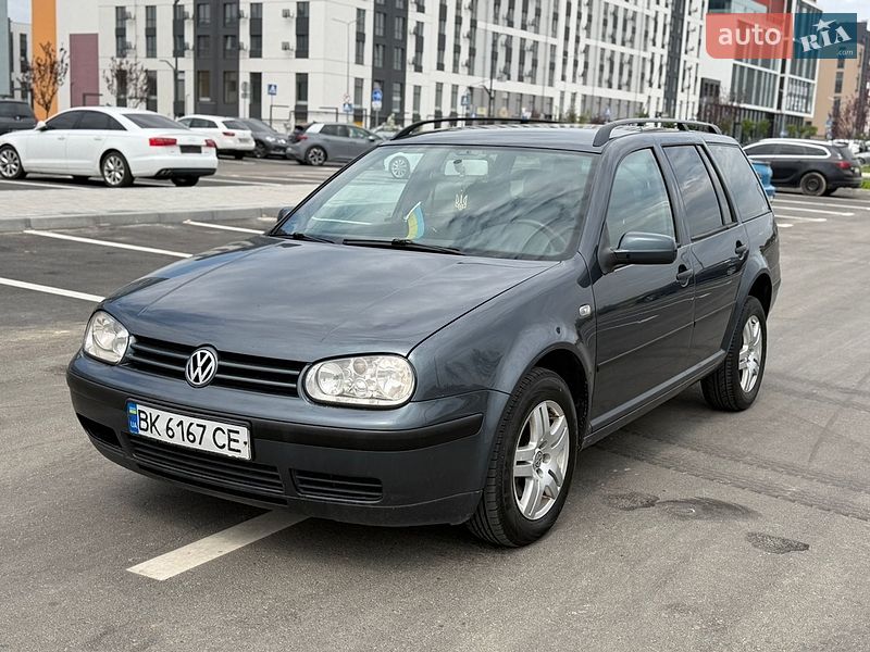 Универсал Volkswagen Golf 2001 в Ровно