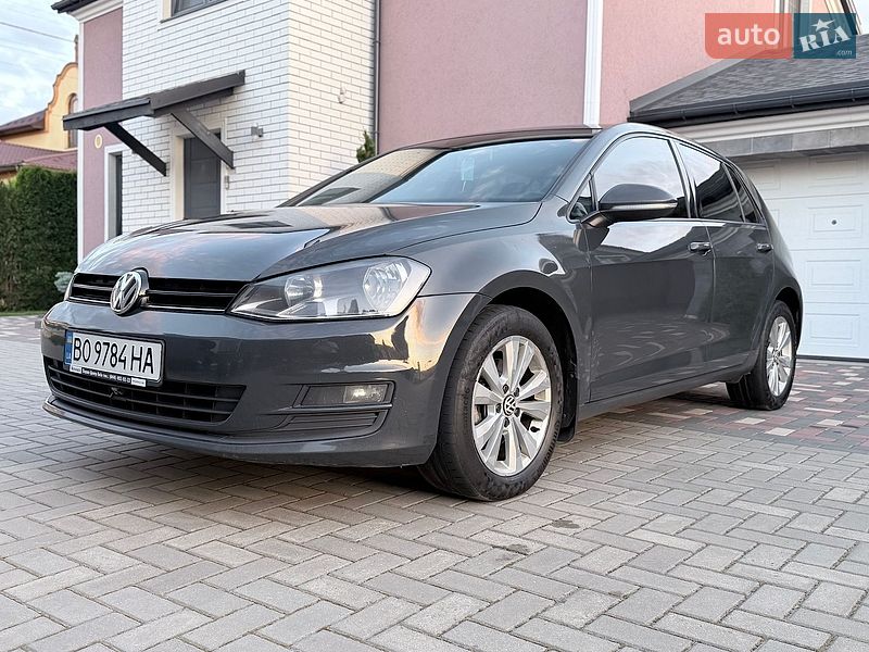 Хэтчбек Volkswagen Golf 2014 в Черновцах