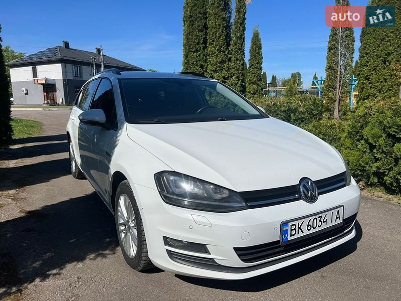 Универсал Volkswagen Golf 2014 в Ровно
