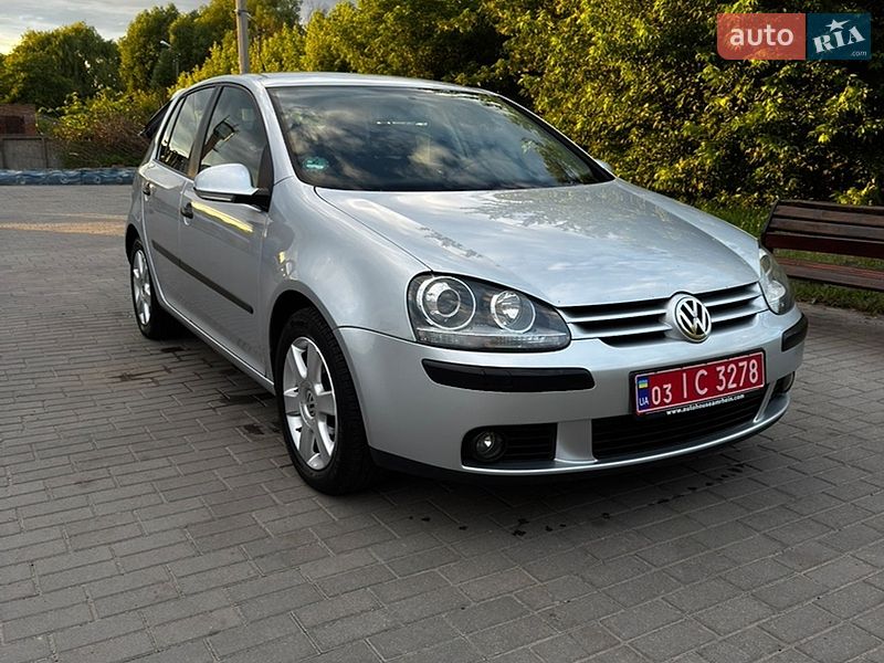 Хэтчбек Volkswagen Golf 2005 в Ахтырке