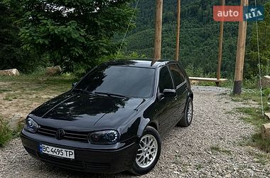 Хэтчбек Volkswagen Golf 1999 в Сколе