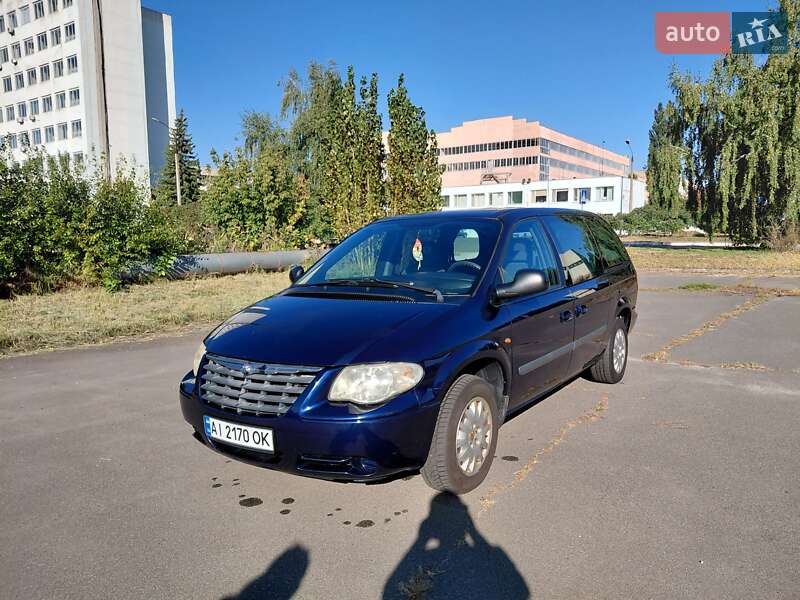 Минивэн Chrysler Grand Voyager 2005 в Обухове