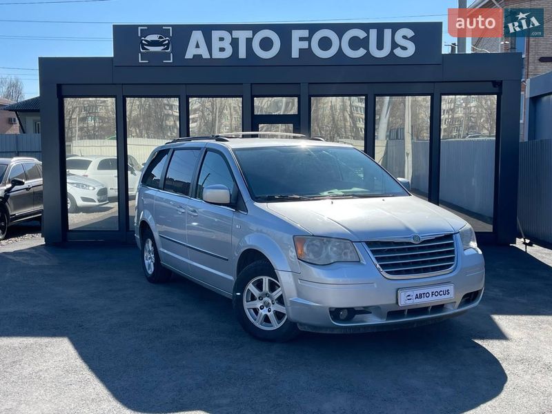Минивэн Chrysler Grand Voyager 2010 в Киеве