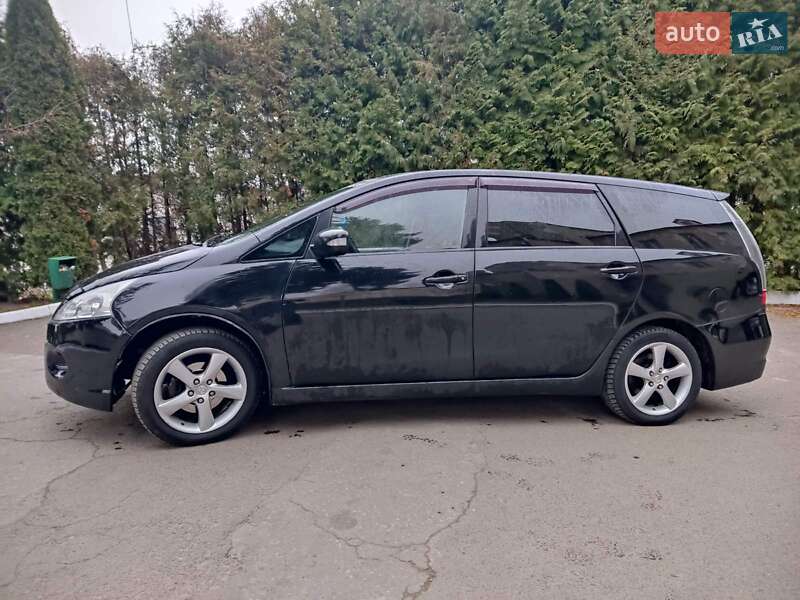 Минивэн Mitsubishi Grandis 2008 в Кременце Минивэн Mitsubishi Grandis 2008 в Кременце