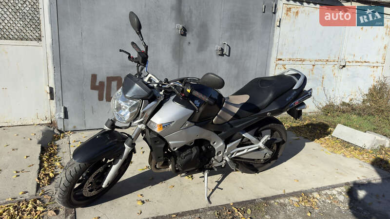 Мотоцикл Классик Suzuki GSR 400 2007 в Киеве Мотоцикл Классик Suzuki GSR 400 2007 в Киеве