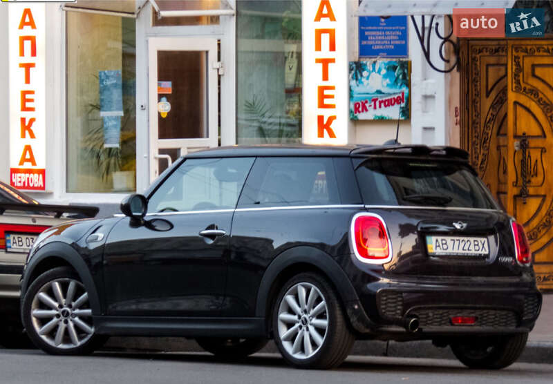 Хэтчбек MINI Hatch 2015 в Виннице