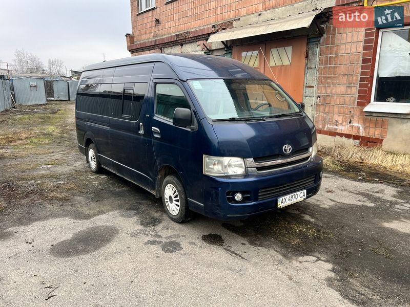Минивэн Toyota Hiace 2008 в Харькове Минивэн Toyota Hiace 2008 в Харькове