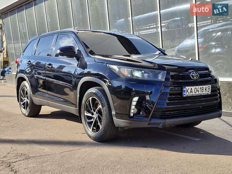 Внедорожник / Кроссовер Toyota Highlander 2018 в Киеве