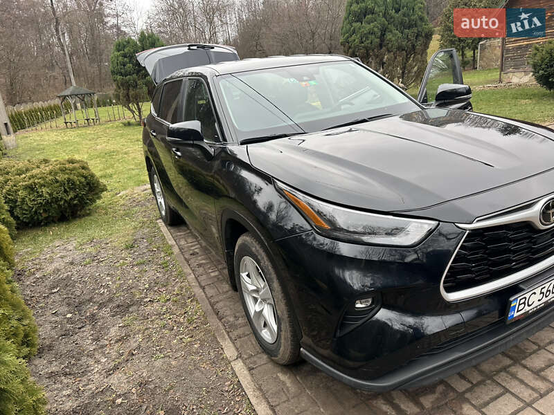 Внедорожник / Кроссовер Toyota Highlander 2023 в Киеве