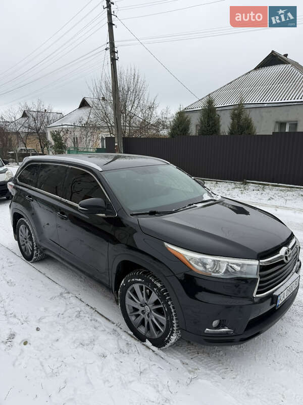 Внедорожник / Кроссовер Toyota Highlander 2014 в Мироновке