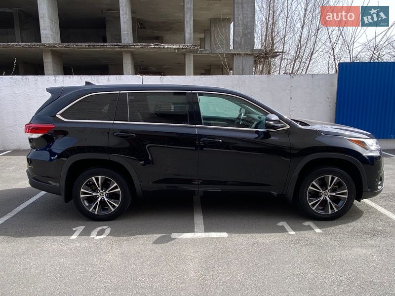 Внедорожник / Кроссовер Toyota Highlander 2018 в Киеве Внедорожник / Кроссовер Toyota Highlander 2018 в Киеве