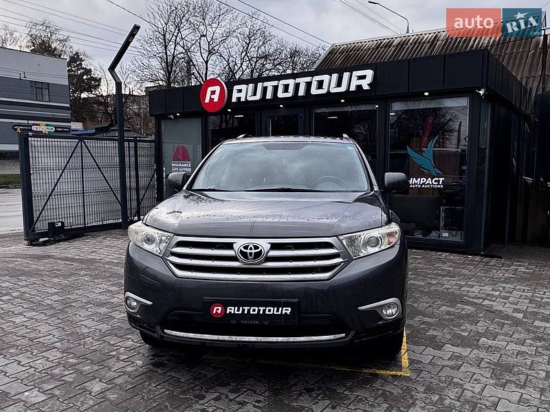Внедорожник / Кроссовер Toyota Highlander 2012 в Черновцах