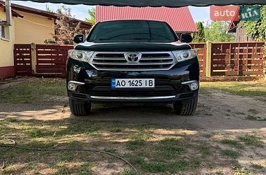 Позашляховик / Кросовер Toyota Highlander 2011 в Береговому
