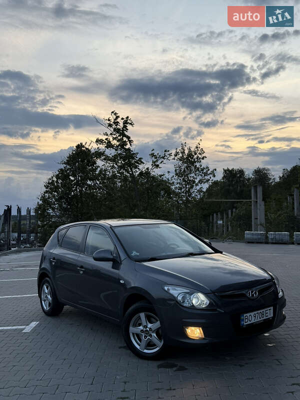 Хэтчбек Hyundai i30 2009 в Тернополе Хэтчбек Hyundai i30 2009 в Тернополе
