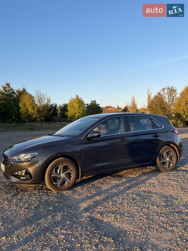 Хэтчбек Hyundai i30 2021 в Ужгороде Хэтчбек Hyundai i30 2021 в Ужгороде