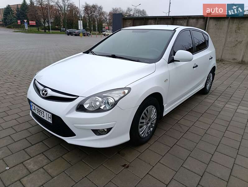Хэтчбек Hyundai i30 2010 в Черкассах