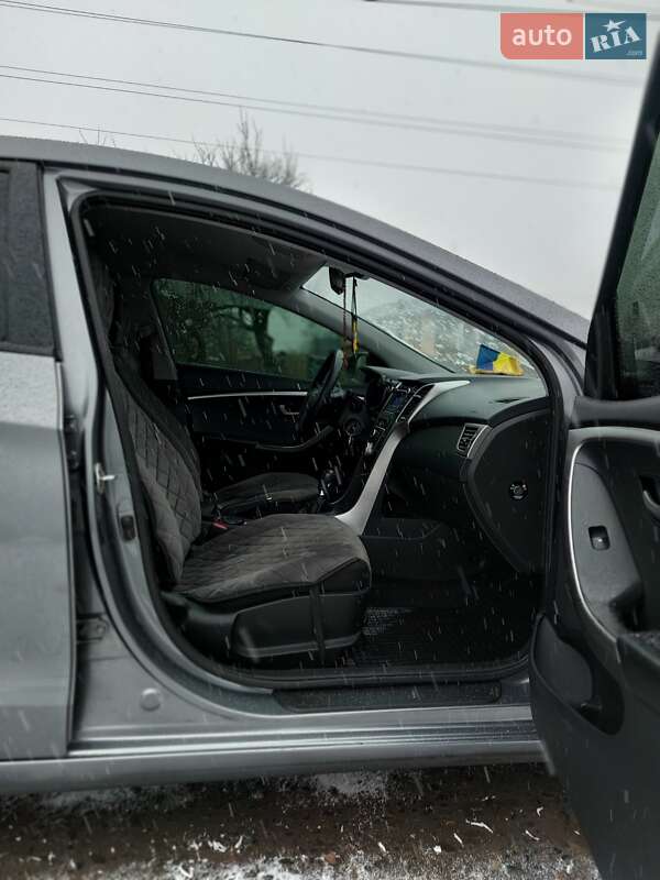 Универсал Hyundai i30 2013 в Кривом Роге