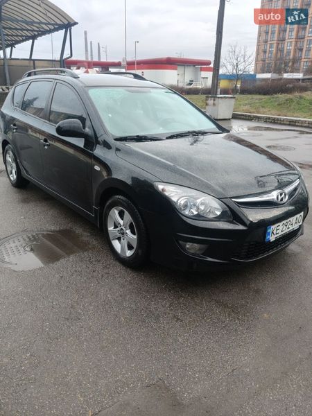 Универсал Hyundai i30 2012 в Днепре