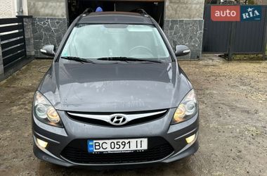 Универсал Hyundai i30 2011 в Поляне