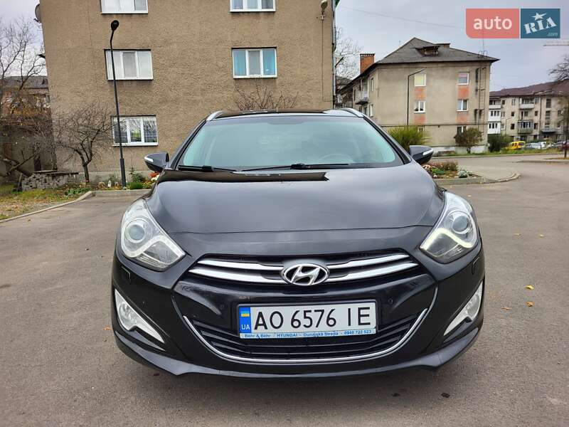 Універсал Hyundai i40 2013 в Ужгороді
