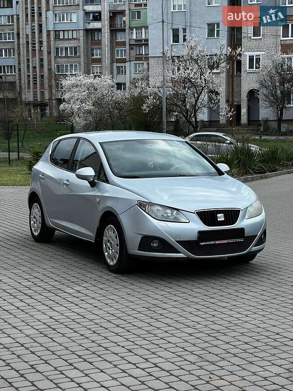 Хэтчбек SEAT Ibiza 2010 в Шептицькому
