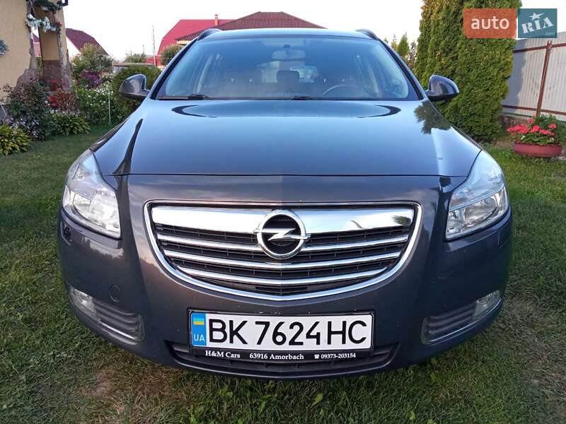 Універсал Opel Insignia 2013 в Зарічному